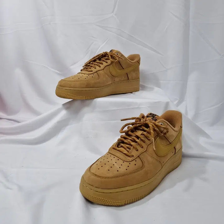 [SOLD OUT] 빈티지하서 255 나이키 에어포스 1 07 로우 된장 된포 위트