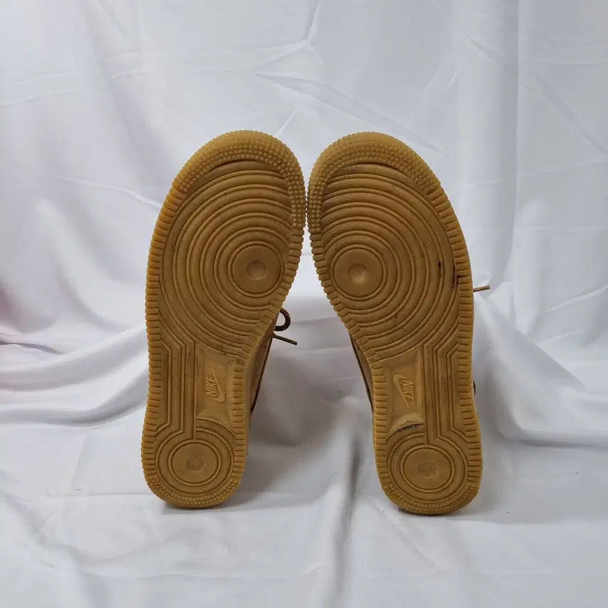 [SOLD OUT] 빈티지하서 255 나이키 에어포스 1 07 로우 된장 된포 위트