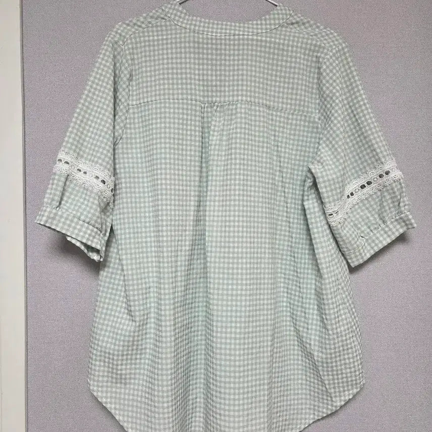 [SOLD OUT] 브이넥 체크 반팔 블라우스