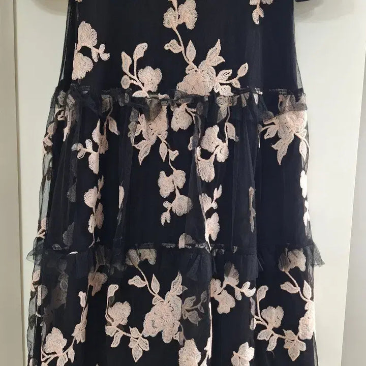 [SOLD OUT] 사틴 SATIN 플라워 포인트 시스루 원피스 85사이즈