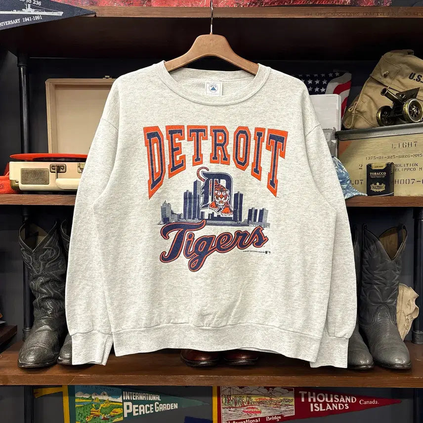 [BUNJANG] Delta Detroit Tigers City Graphic Sweatshirt / 90s 델타 MLB 디트로이트 타이거즈 시티 그래픽 스웻셔츠 N1235