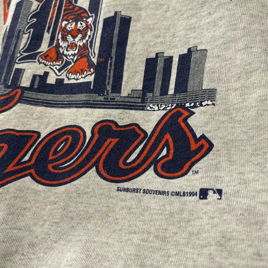 [BUNJANG] Delta Detroit Tigers City Graphic Sweatshirt / 90s 델타 MLB 디트로이트 타이거즈 시티 그래픽 스웻셔츠 N1235
