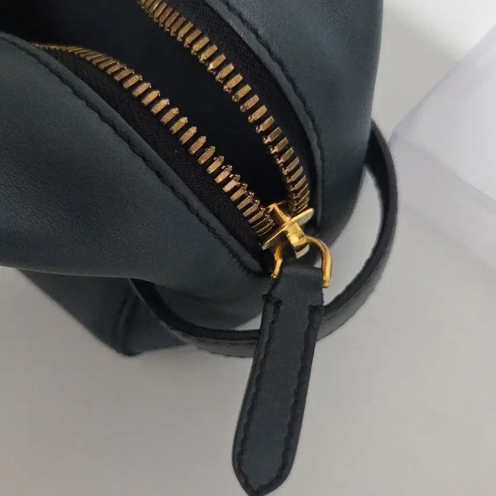 [SOLD OUT] 버버리 그래피티 토일레트리(토일렛백,돕키트)
