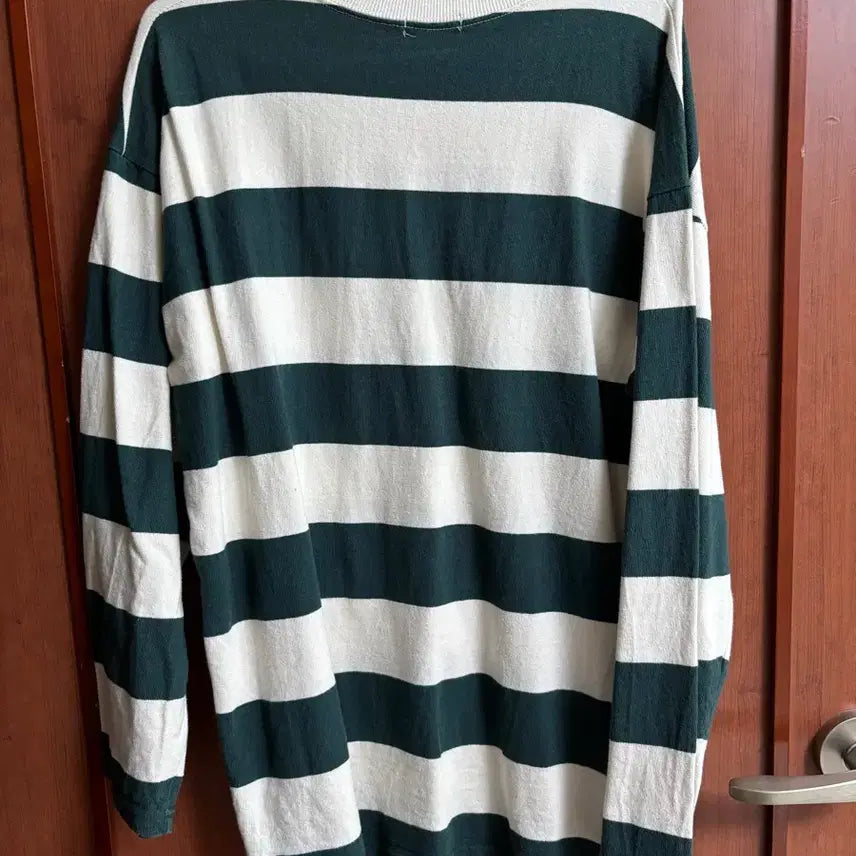 [BUNJANG] Oversized Green Striped Long Sleeve T-shirt / *새것* 오버핏 단가라 그린 긴팔티셔츠 (44-77)