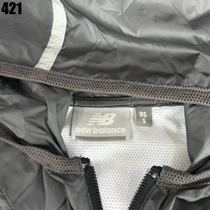 [BUNJANG] New Balance Windbreaker Hooded Jacket (Black/Gray) / 뉴발란스 바람막이 후드 블랙/그레이