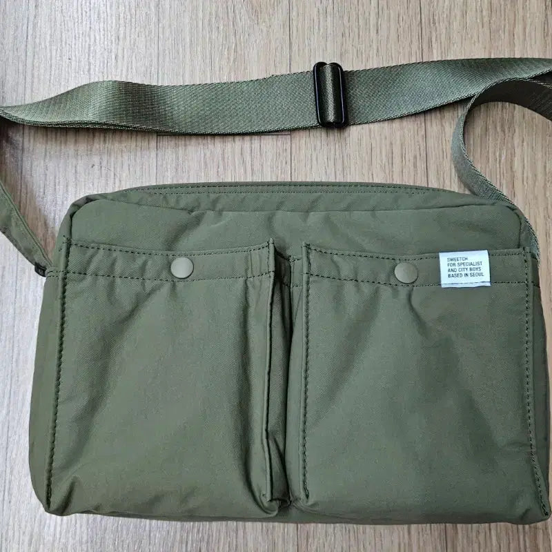 [SOLD OUT] 스위치 카키색 미니크로스백