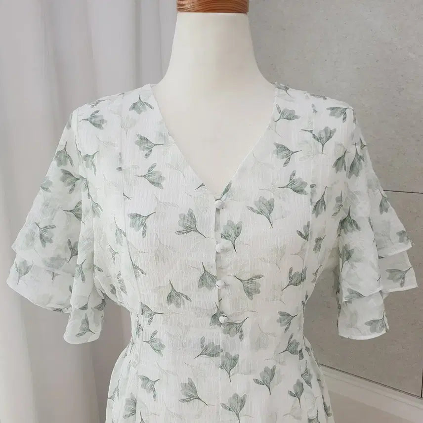 [BUNJANG] Seersucker Flower V-neck Short Sleeve Dress / 새상품) 시어서커 플라워 반팔 원피스