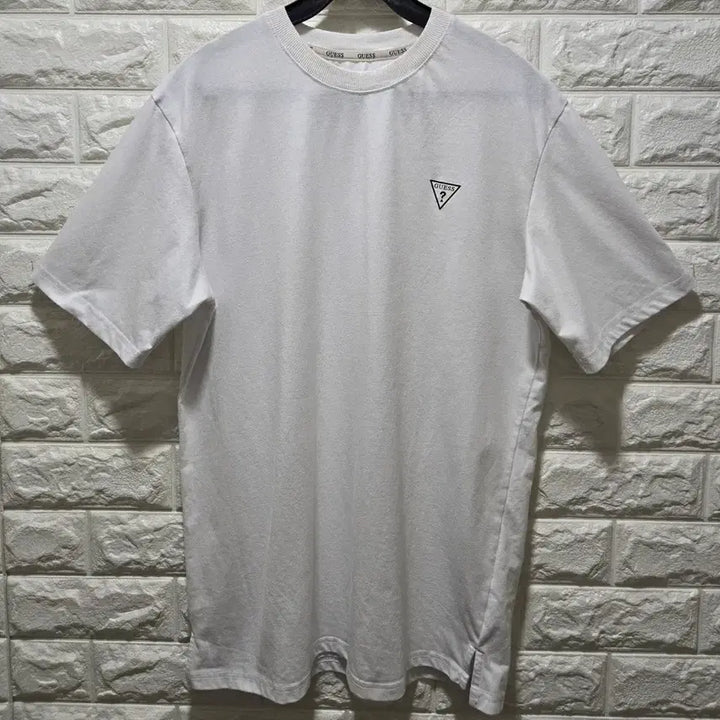 [BUNJANG] Guess Small Logo T-shirt / 게스 스몰로고 반팔티 M
