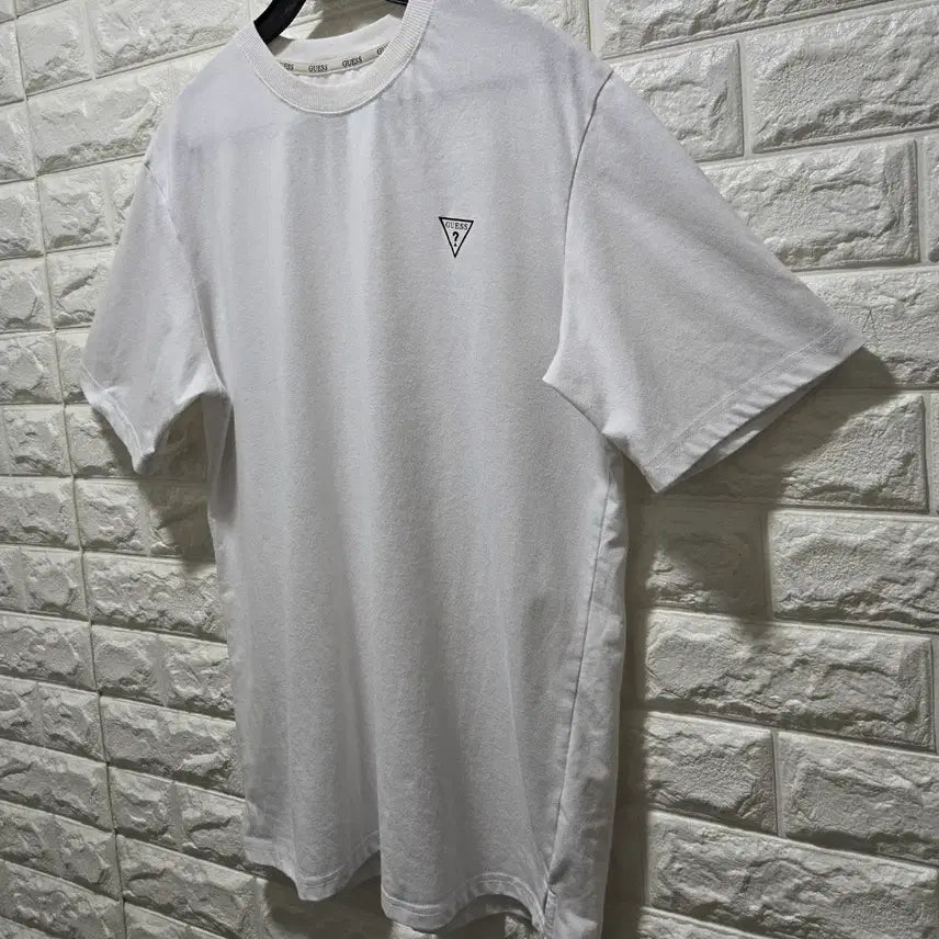 [BUNJANG] Guess Small Logo T-shirt / 게스 스몰로고 반팔티 M
