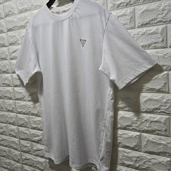 [BUNJANG] Guess Small Logo T-shirt / 게스 스몰로고 반팔티 M