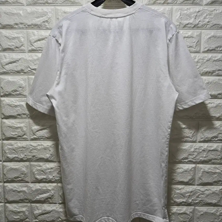 [BUNJANG] Guess Small Logo T-shirt / 게스 스몰로고 반팔티 M