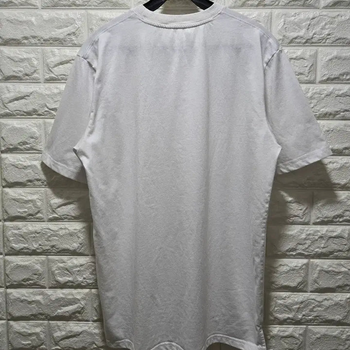 [BUNJANG] Guess Small Logo T-shirt / 게스 스몰로고 반팔티 M