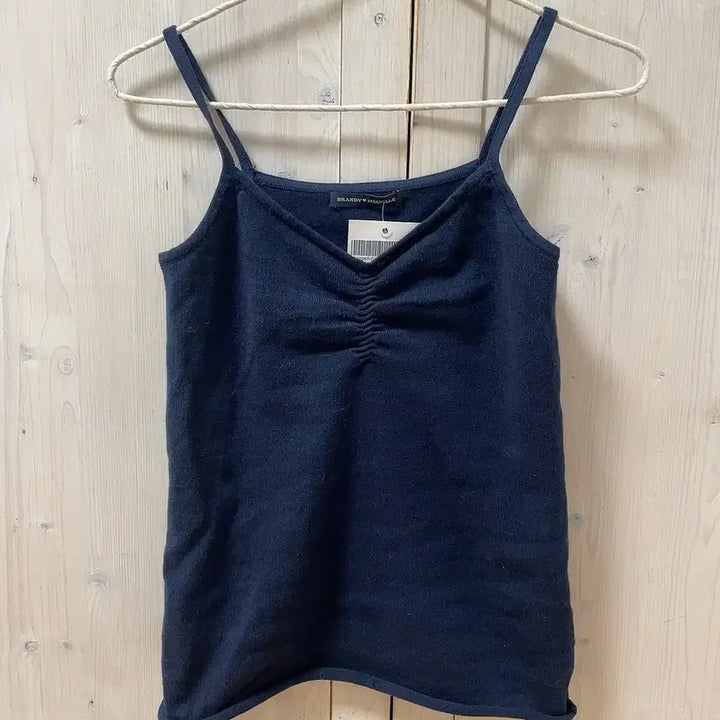 [BUNJANG] Brandy Melville Navy Knit Shirred Tank Top / 브랜디멜빌 네이비 니트 셔링 나시 새상품