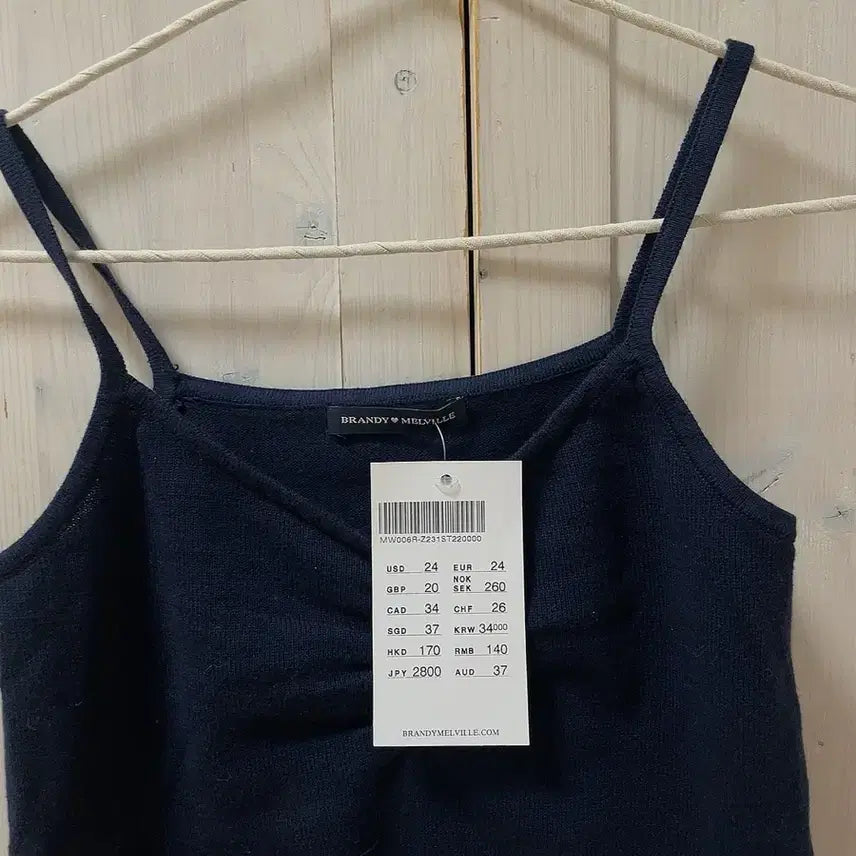 [BUNJANG] Brandy Melville Navy Knit Shirred Tank Top / 브랜디멜빌 네이비 니트 셔링 나시 새상품