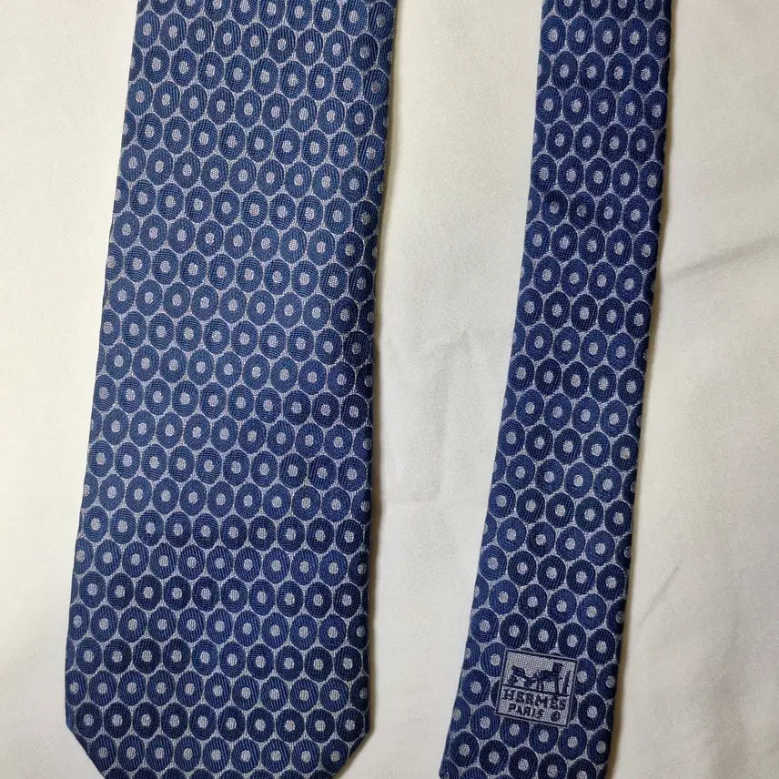 [BUNJANG] Hermès Blue Oval Dot Silk Necktie / 에르메스 블루 오벌도트 패턴 실크 넥타이