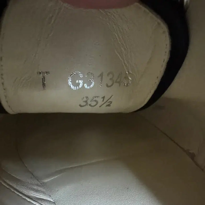 [BUNJANG] Chanel Pearl Espadrille Sneakers / 샤넬 진주 에스파듀 스니커즈