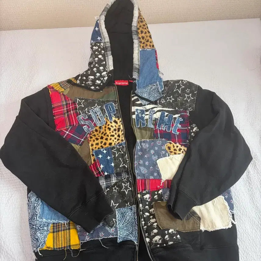 [BUNJANG] Supreme Patchwork Hoodie Zip-up (NewJeans Hanni) / (뉴진스 하니 착용) 슈프림 패치워크 후드집업 L