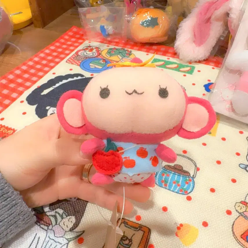 [BUNJANG] Sinada Monkey Pink Apple Plush Doll / 고전 시나다 원숭이 핑크 사과 인형