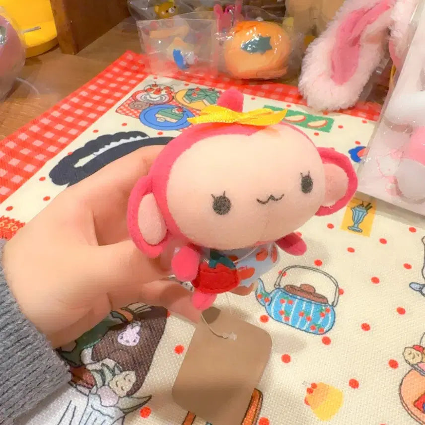 [BUNJANG] Sinada Monkey Pink Apple Plush Doll / 고전 시나다 원숭이 핑크 사과 인형