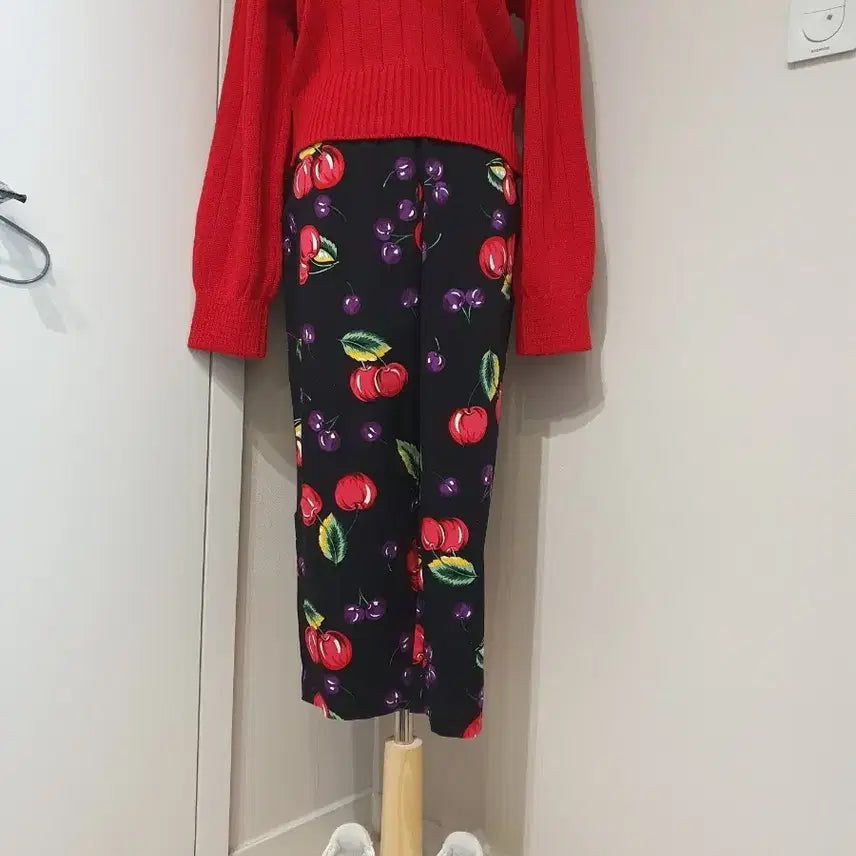 [BUNJANG] Cherry Pattern Pants / 체리 패턴 바지