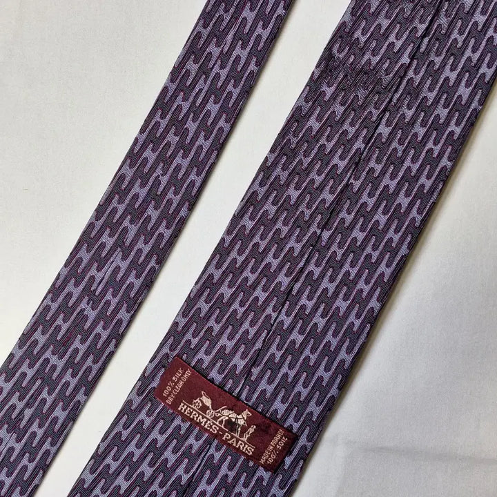 [BUNJANG] Hermes Lavender Burgundy Wave Silk Tie / 에르메스 라벤더 버건디 웨이브 넥타이