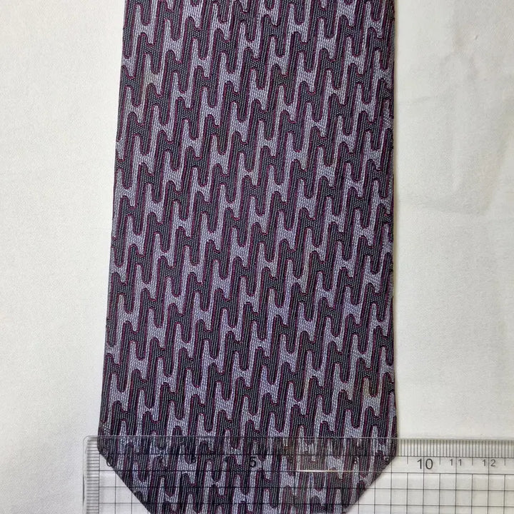 [BUNJANG] Hermes Lavender Burgundy Wave Silk Tie / 에르메스 라벤더 버건디 웨이브 넥타이