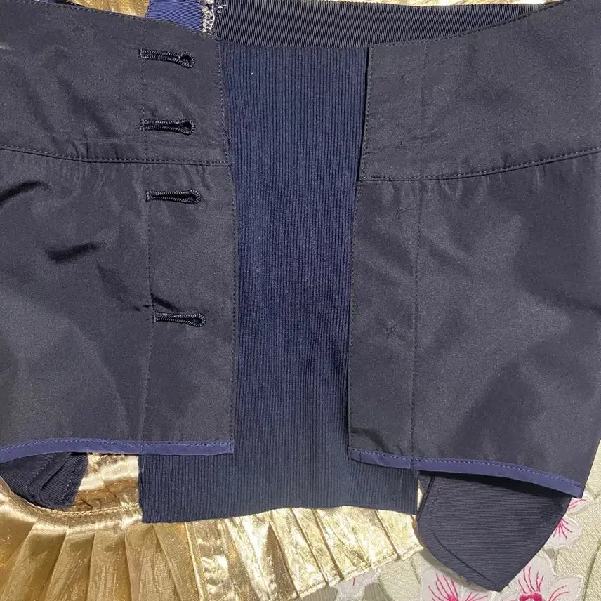 [SOLD OUT] Sacai 골드 플리츠 스커트 2588