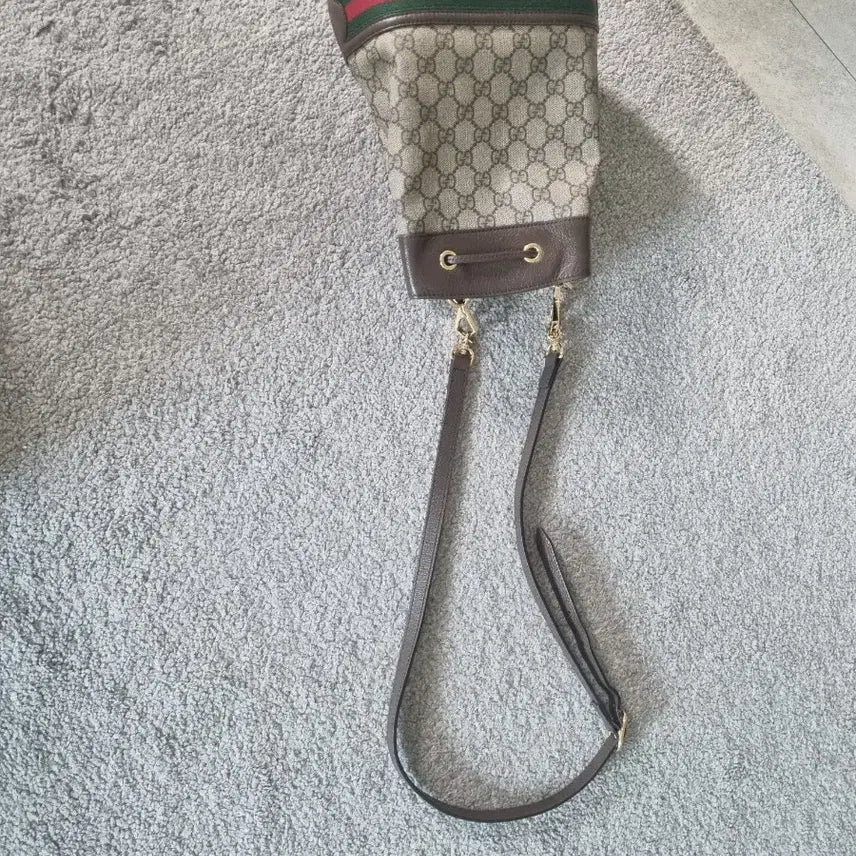 [BUNJANG] Gucci Crossbody Bag / 구찌 GG 버킷백