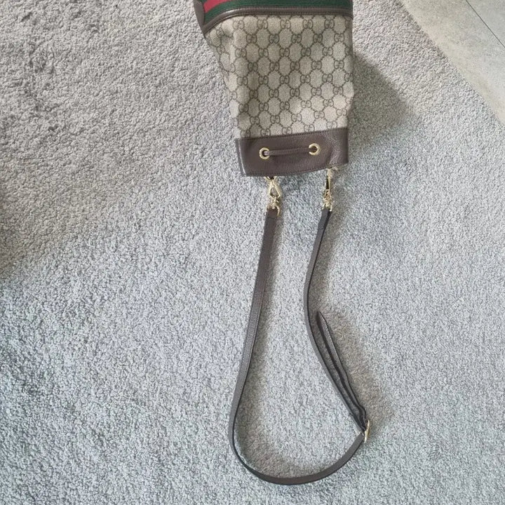 [BUNJANG] Gucci Crossbody Bag / 구찌 GG 버킷백