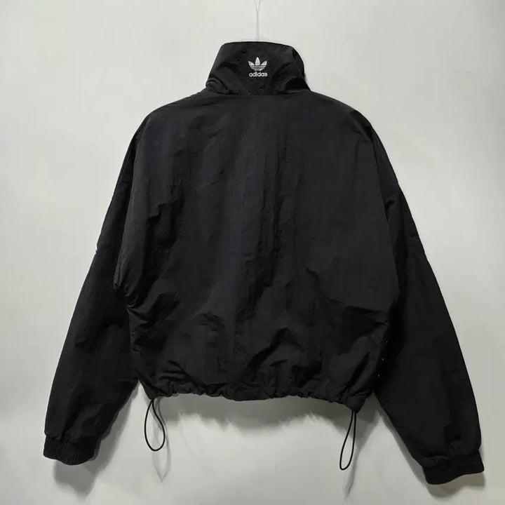 [SOLD OUT] 아디다스 블랙 LRG 로고 크롭 트랙탑 S 26042104