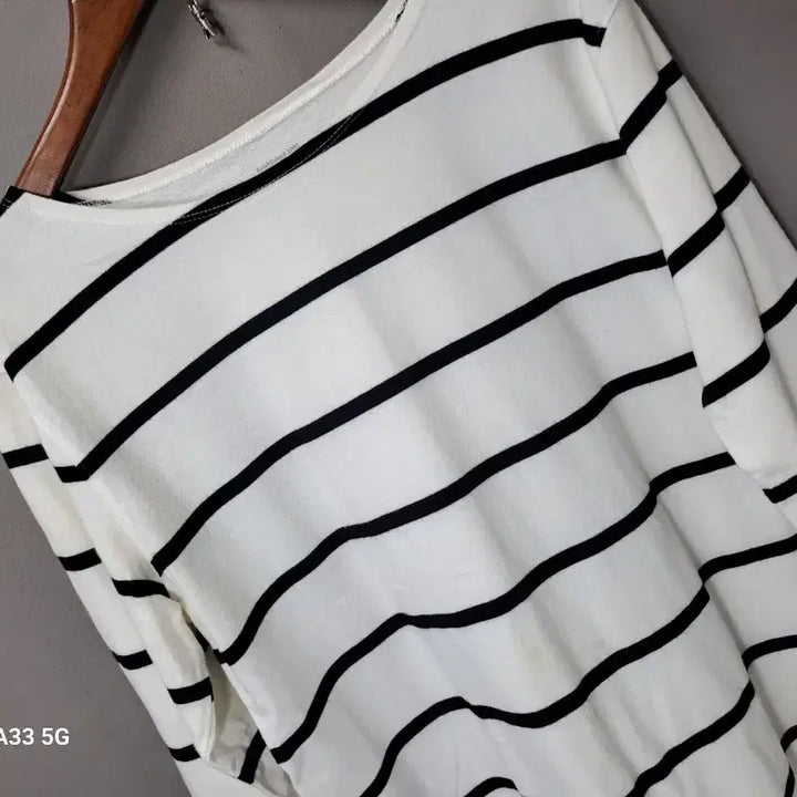 [BUNJANG] Striped Long Sleeve T-shirt / 스트라이프 긴팔 티셔츠