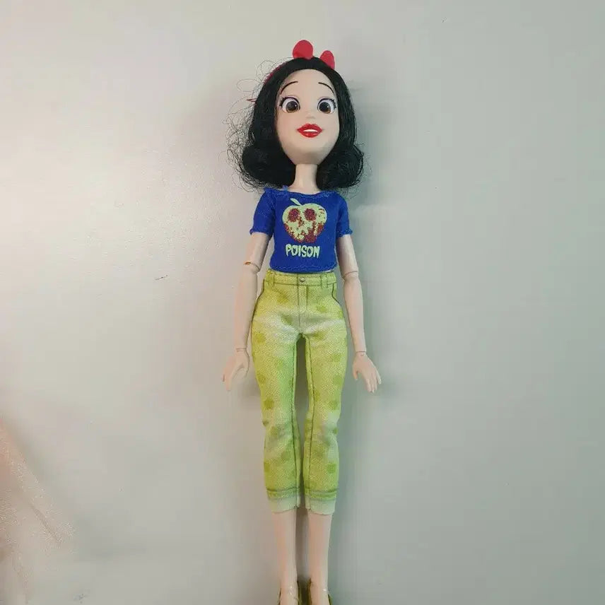 [BUNJANG] Disney Snow White Doll (Poison T-shirt) / 디즈니 백설공주 인형 (포이즌 티셔츠)