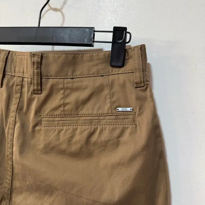 [BUNJANG] Hugo Boss Tapered Fit Khaki Shorts 29 / 휴고보스 테이퍼드핏 카키 반바지 29
