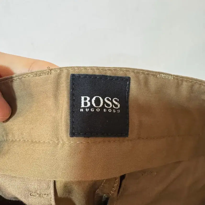 [BUNJANG] Hugo Boss Tapered Fit Khaki Shorts 29 / 휴고보스 테이퍼드핏 카키 반바지 29
