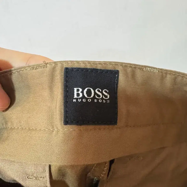 [BUNJANG] Hugo Boss Tapered Fit Khaki Shorts 29 / 휴고보스 테이퍼드핏 카키 반바지 29