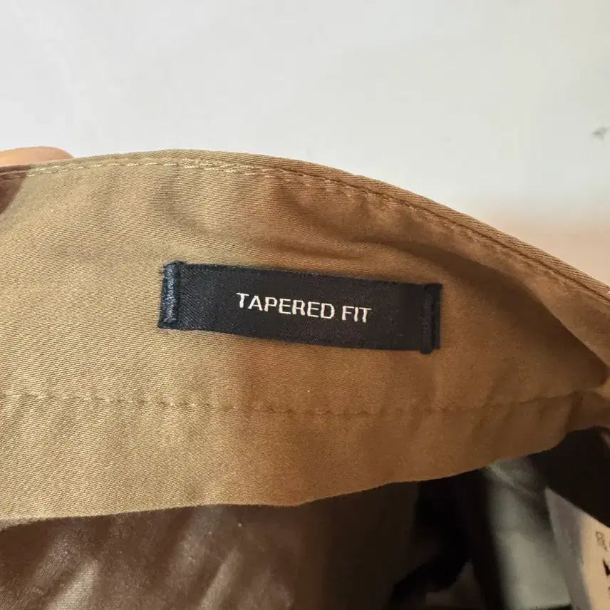 [BUNJANG] Hugo Boss Tapered Fit Khaki Shorts 29 / 휴고보스 테이퍼드핏 카키 반바지 29