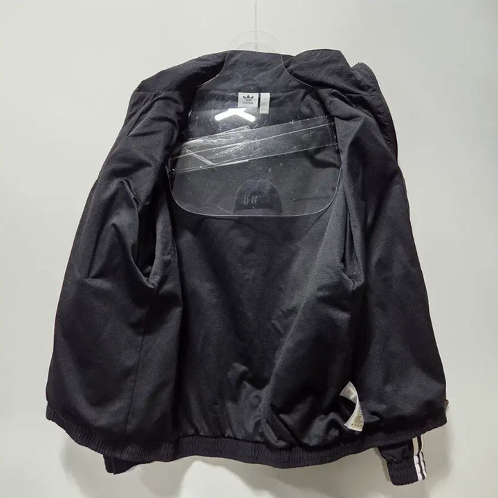 [SOLD OUT] 아디다스 블랙 오리지널스 락업 트랙탑 자켓 S 26042105