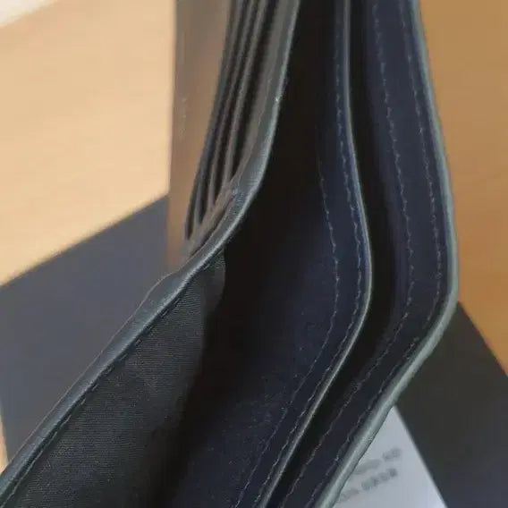 [SOLD OUT] (미사용)디올 그래비티 반지갑/지갑 새상품급 정품(감정서O)