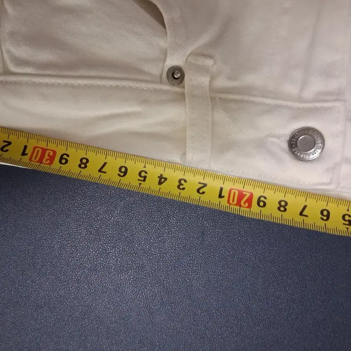 [BUNJANG] H&amp;M White Denim Straight Pants / H&amp;M 화이트 데님 팬츠 일자바지