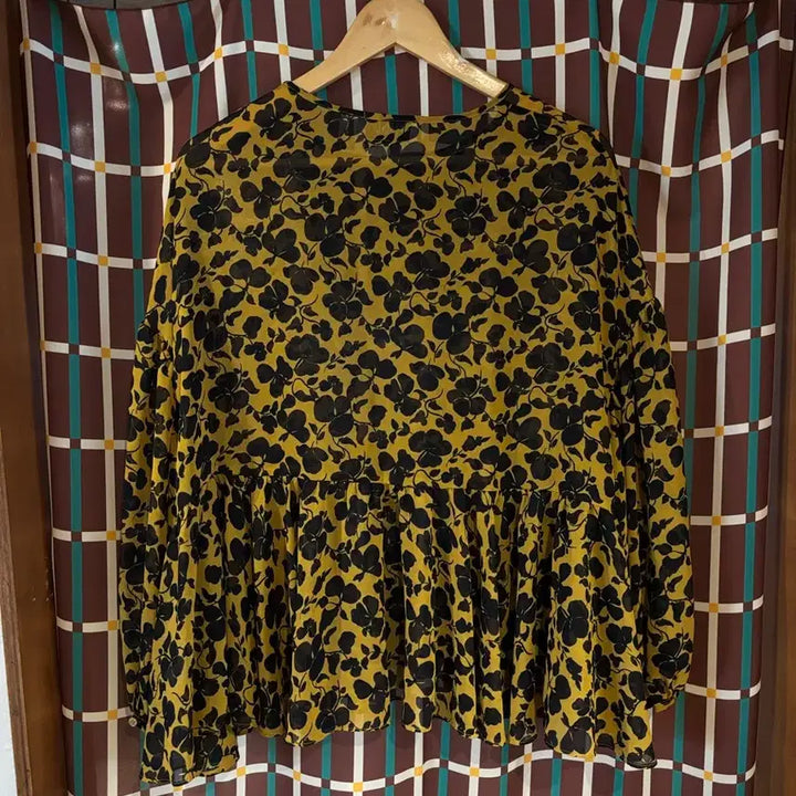 [BUNJANG] Essentiel Antwerp Floral Pattern Blouse / 에센셜 앤트워프 플라워 패턴 블라우스