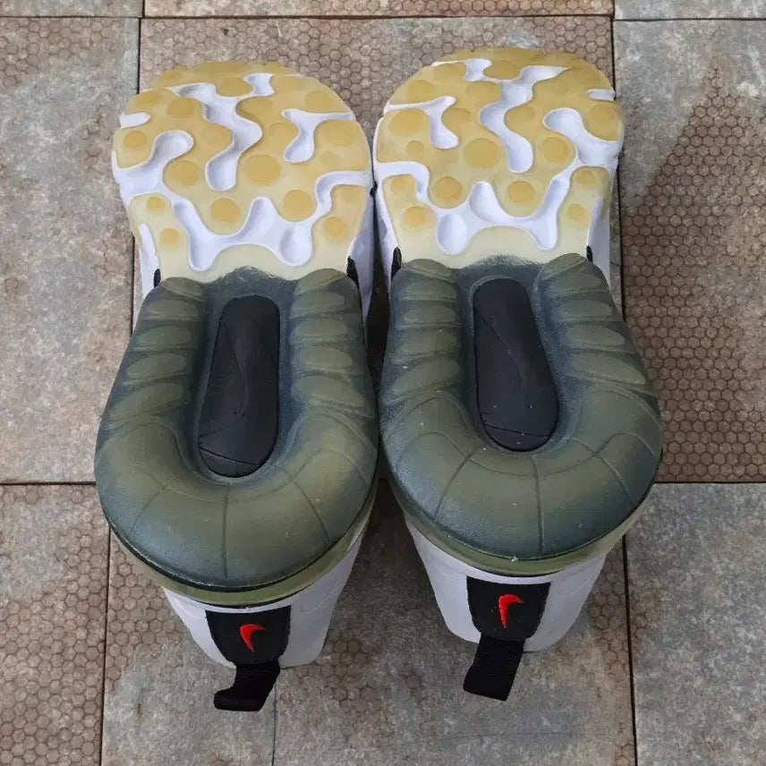 [BUNJANG] Nike Air Max 270 React SE World Wide Sneakers / (235)나이키 에어맥스 270 리액트 se 월드 와이드 스니커즈