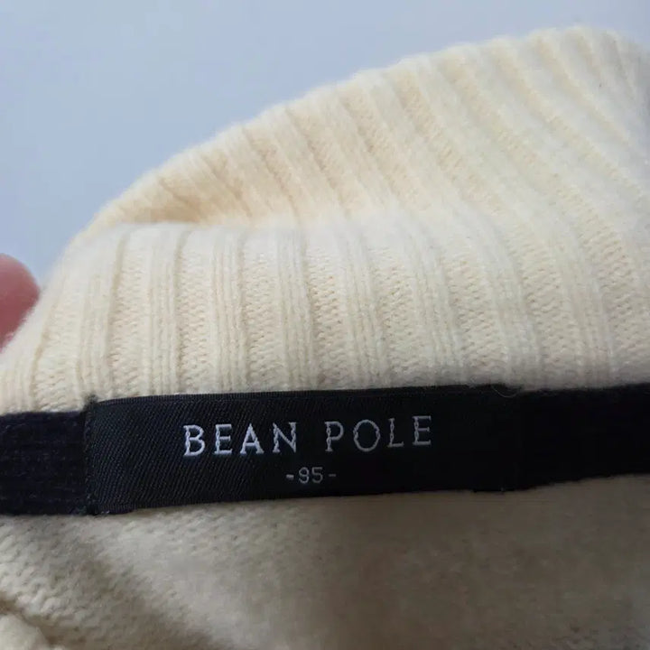 [BUNJANG] Beanpole Ivory Logo Half-Zip Knit Sweater / 빈폴 아이보리 로고 모 반집업 니트 95 26042108