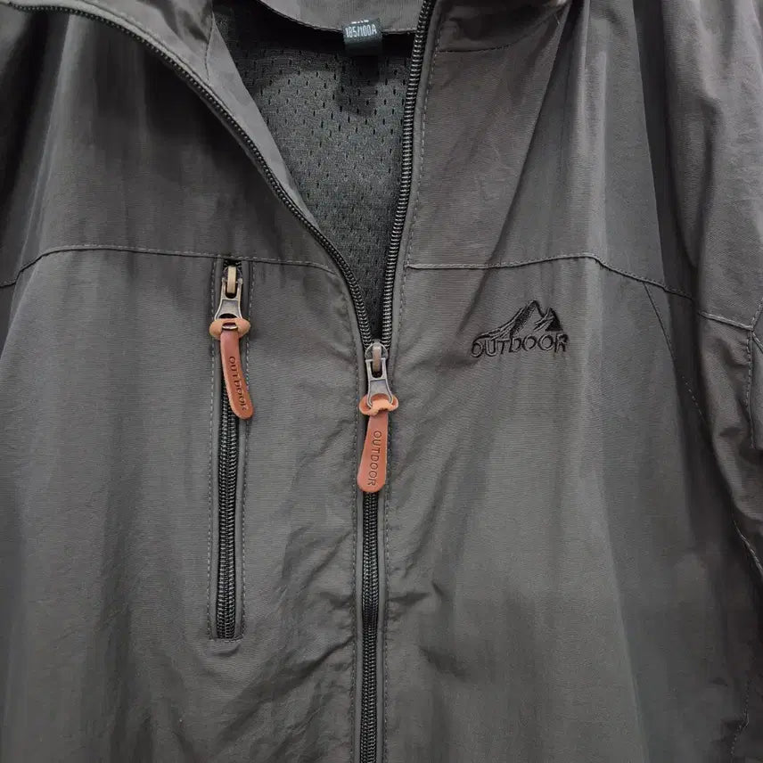 [SOLD OUT] 아웃도어 카키색 바람막이 남성 후드 자켓