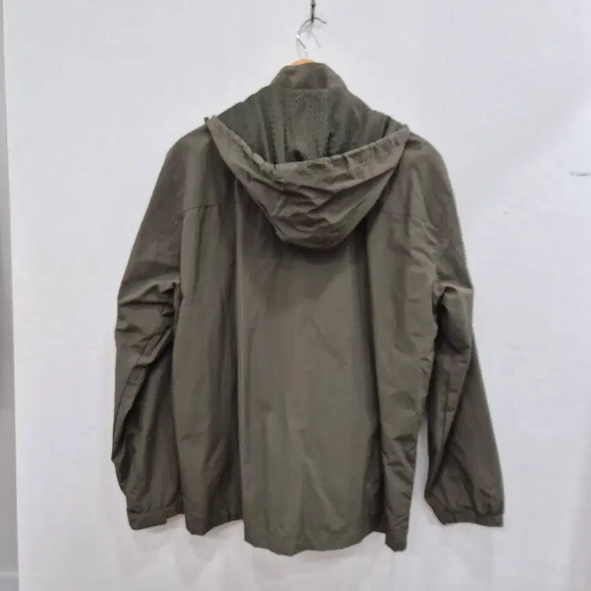 [SOLD OUT] 아웃도어 카키색 바람막이 남성 후드 자켓