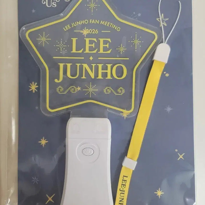 [SOLD OUT] 이준호 응원봉 (별봉) 과 10주년 포토카드