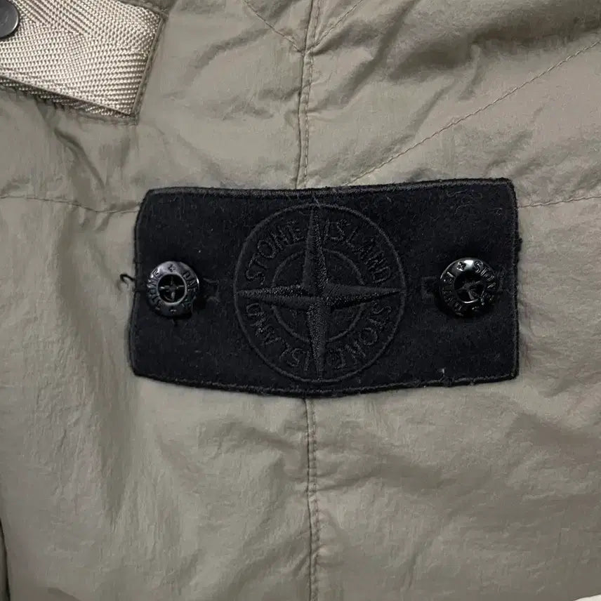 [BUNJANG] Stone Island Padded Vest Khaki 100 / 스톤아일랜드 패딩 조끼 카키 100