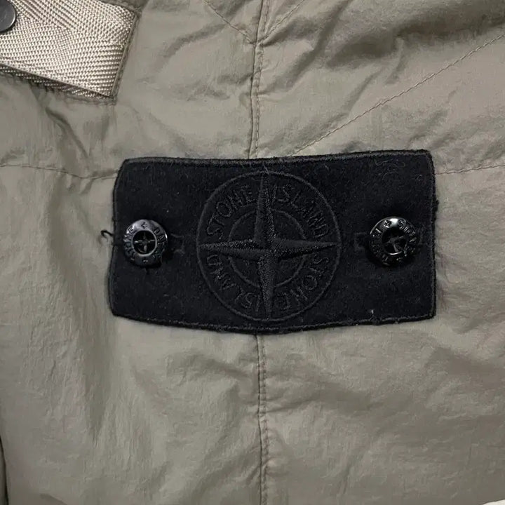 [BUNJANG] Stone Island Padded Vest Khaki 100 / 스톤아일랜드 패딩 조끼 카키 100