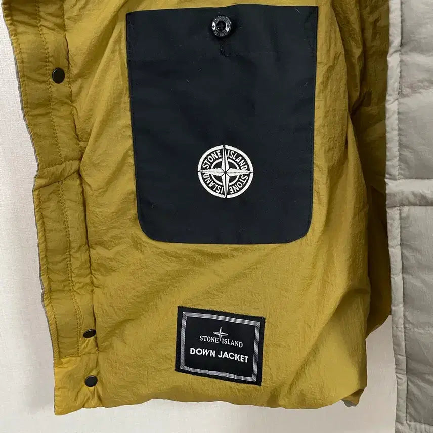 [BUNJANG] Stone Island Padded Vest Khaki 100 / 스톤아일랜드 패딩 조끼 카키 100