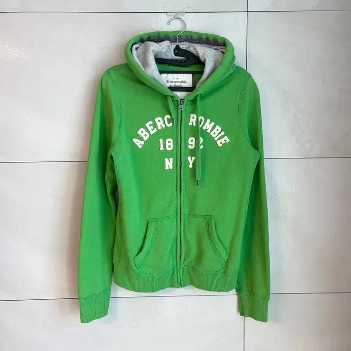 [SOLD OUT] 아베크롬비 스펠로고 뉴욕 딱붙핏 대장 후드집업 그린 [L]