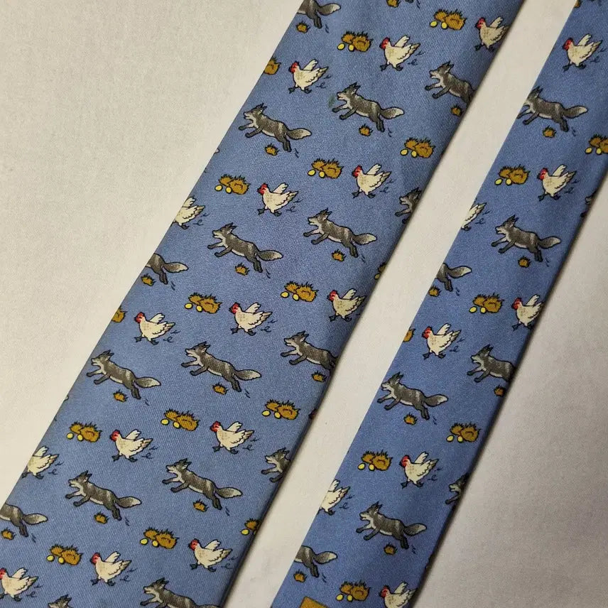 [BUNJANG] Hermes Sky Blue Fox and Chicken Pattern Silk Tie / 에르메스 스카이블루 여우 닭패턴 실크 넥타이